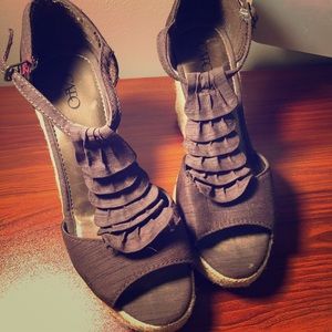 Cato Wedges